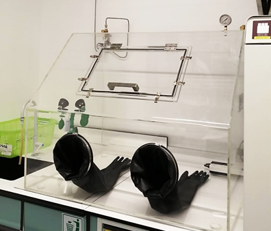 Acrylic glovebox